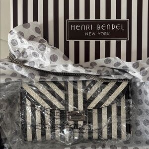 Henri Bendel Iconic Stipe - Rivington Cross Body Wallet-on-a-chain - New - 🤍🤎🤍🤎